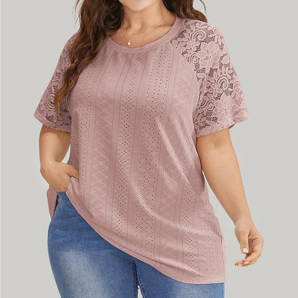 BloomChic Tops - NWT!Blush Borderie Anglaise lace raglan sleeve top Size 13-16 or 1X